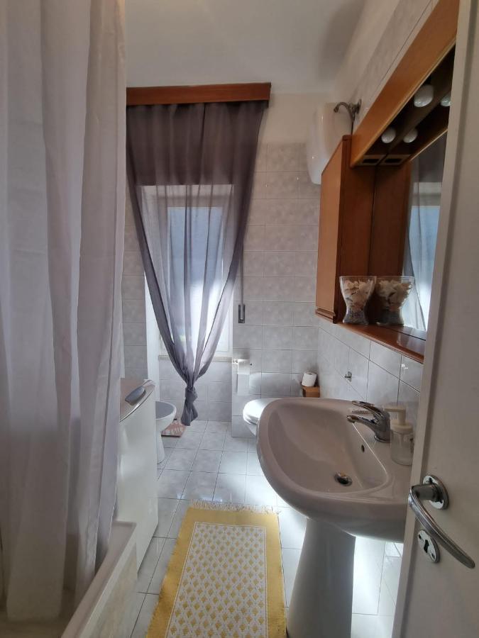 Appartamento Ultimo Piano Con Parcheggio Trieste Esterno foto