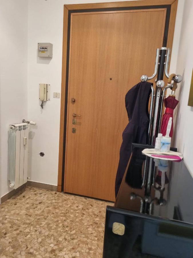 Appartamento Ultimo Piano Con Parcheggio Trieste Esterno foto