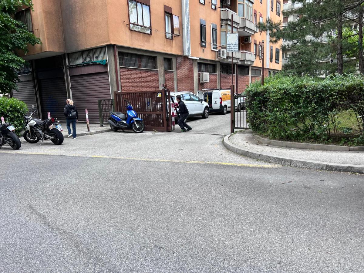 Appartamento Ultimo Piano Con Parcheggio Trieste Esterno foto
