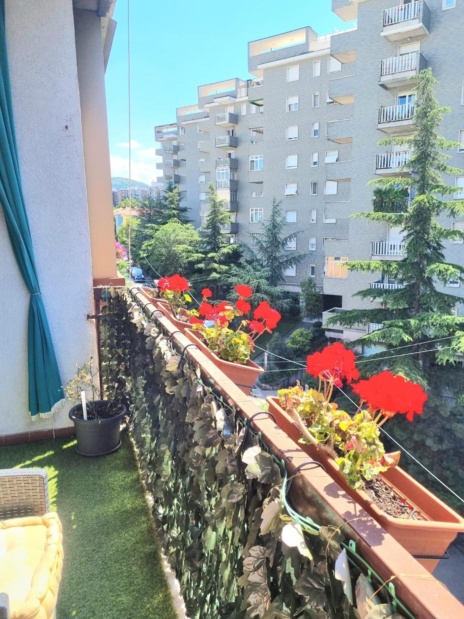 Appartamento Ultimo Piano Con Parcheggio Trieste Esterno foto
