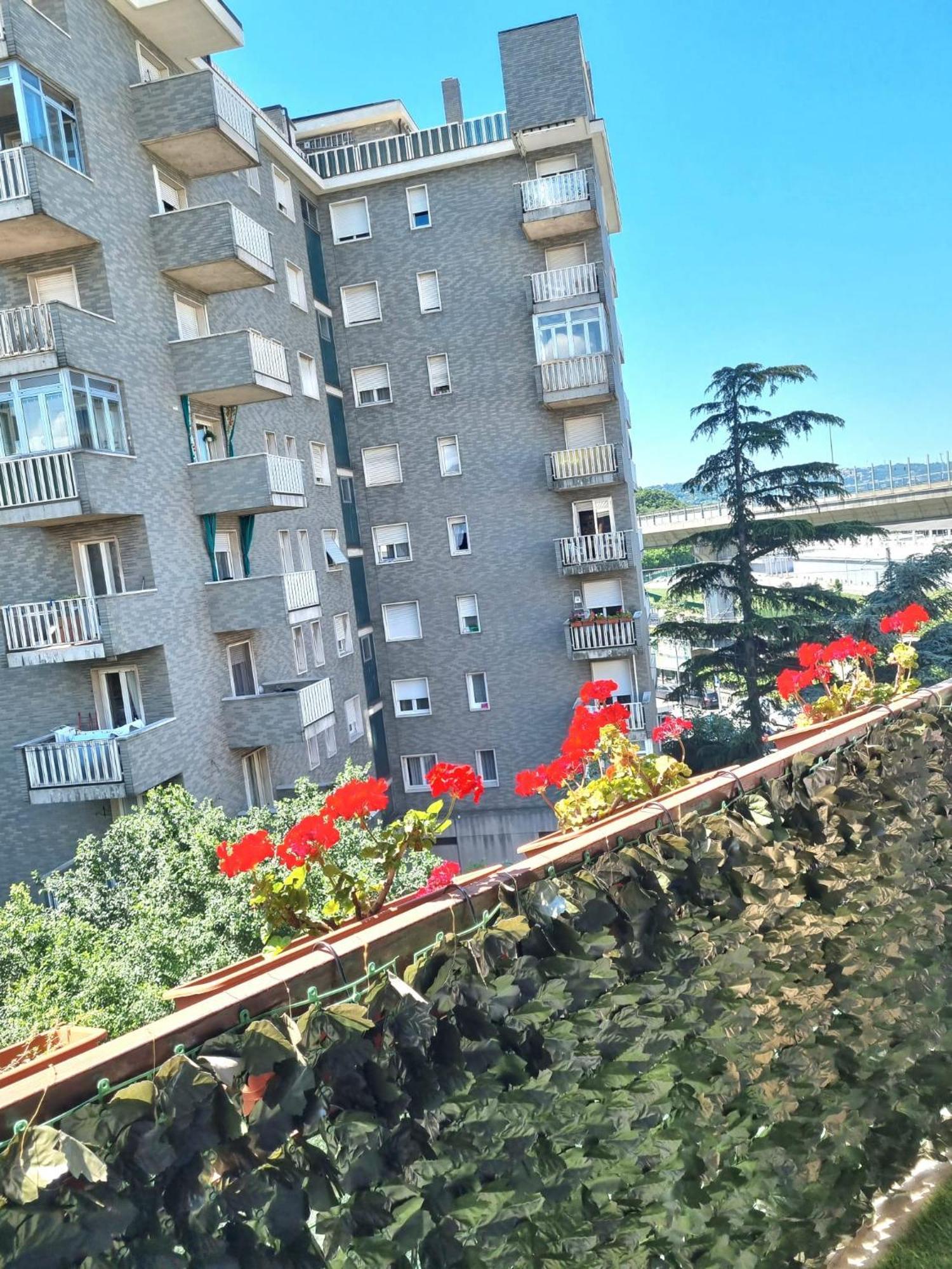 Appartamento Ultimo Piano Con Parcheggio Trieste Esterno foto